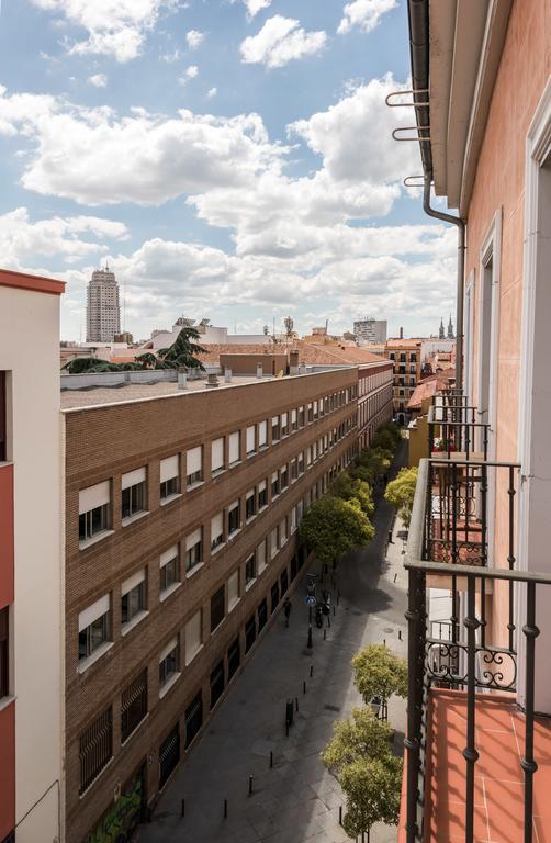 Plaza II De Mayo Мадрид Экстерьер фото